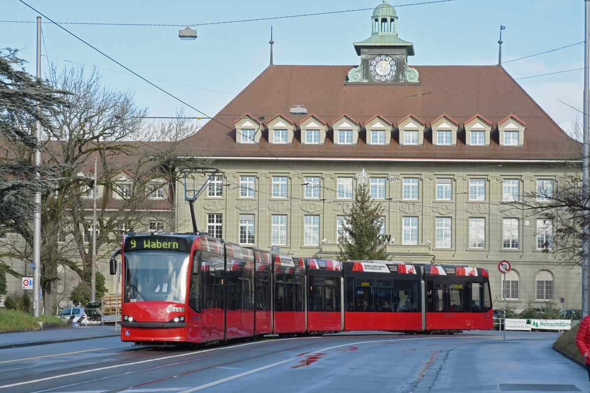 Be 6/8 Combino 751, auf der Linie 9, fährt Richtung Kornhausbrücke. Die Aufnahme stammt vom 21.12.2019.