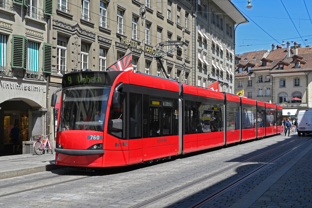 Be 6/8 Combino 760, auf der Linie 9, bedient am 20.07.2023 die Haltestelle Bärenplatz.