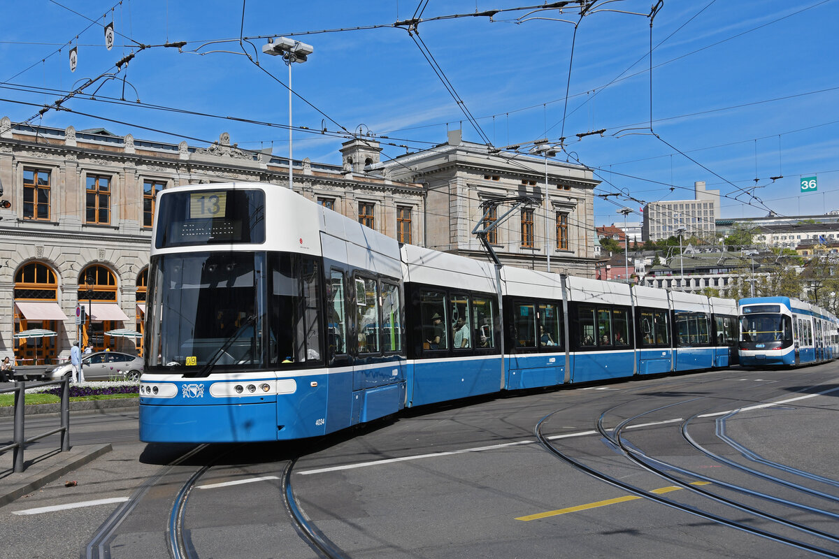 Be 6/8 Flexity 4034, auf der Linie 13, fährt am 12.04.2024 zur Haltestelle Bahnhofstrasse.
