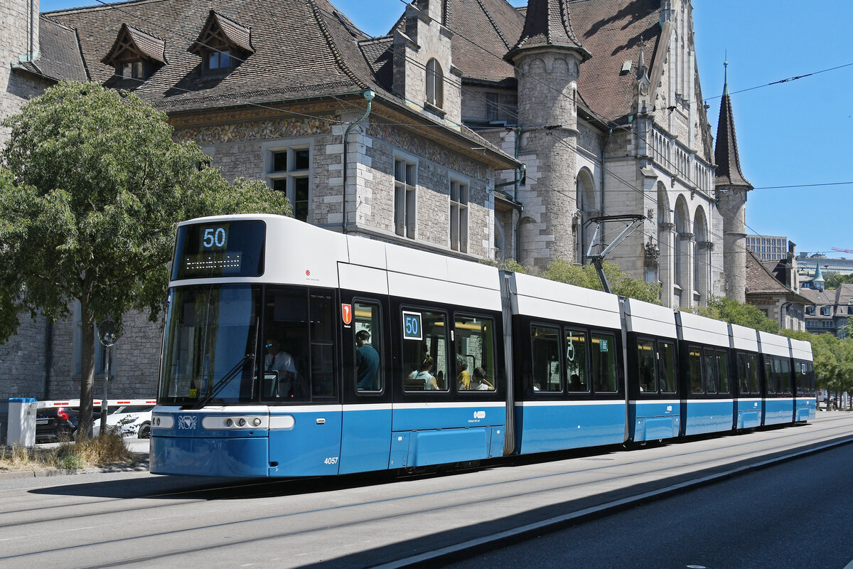Be 6/8 Flexity 4057, auf der Linie 50, f�hrt am 24.07.2026 durch die Museumstrasse. Aufnahme Z�rich.