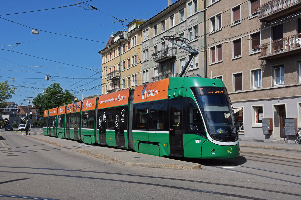 Be 6/8 Flexity 5007, auf der Linie 6, bedient die Haltestelle Morgartenring. Die Aufnahme stammt vom 10.08.2021.