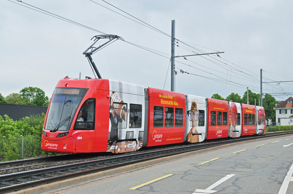 Be 6/8 Flexity 5014, mit der Sympany, auf der Linie 2, fährt zur Haltestelle Münchensteinerstrasse. Die Aufnahme stammt vom 11.05.2017.