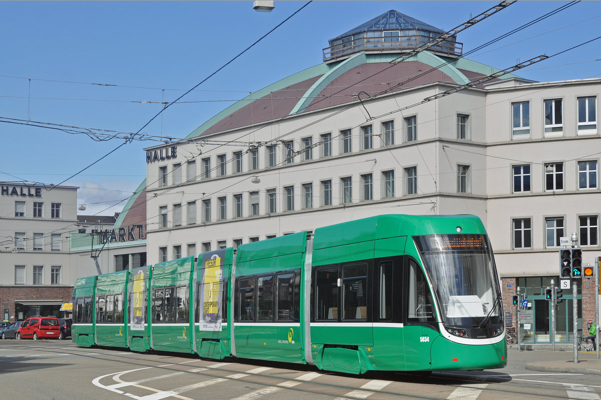 Be 6/8 Flexity 5031, auf der Linie 1, fährt zur Haltestelle Markthalle. Die Aufnahme stammt vom 16.09.2017.