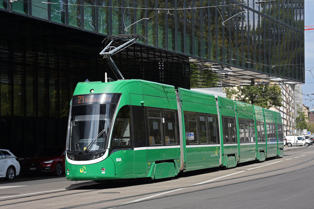 Be 6/8 Flexity 5034, auf der Linie 21, f�hrt am 10.08.2026 zur Haltestelle Messeplatz. Aufnahme Basel.