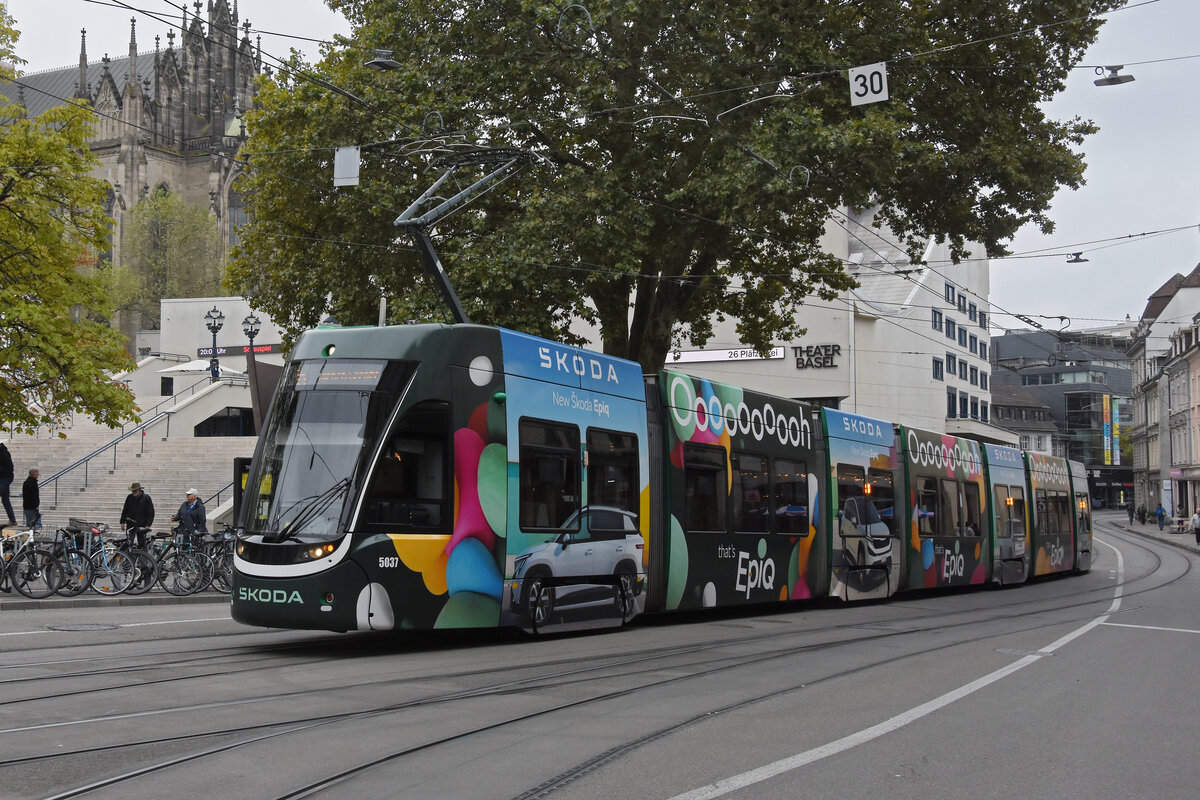 Be 6/8 Flexity 5037 mit der Skoda Werbung, auf der Linie 6, verl�sst am 19.10.2026 die Haltestelle Theater Richtung Haltestelle Barf�sserplatz. Aufnahme Basel.