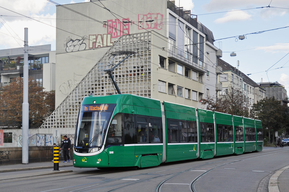 Be 6/8 Flexity 5040, auf der Linie 6, fährt zur Haltestelle Morgartenring. Die Aufnahme stammt vom 15.09.2017.