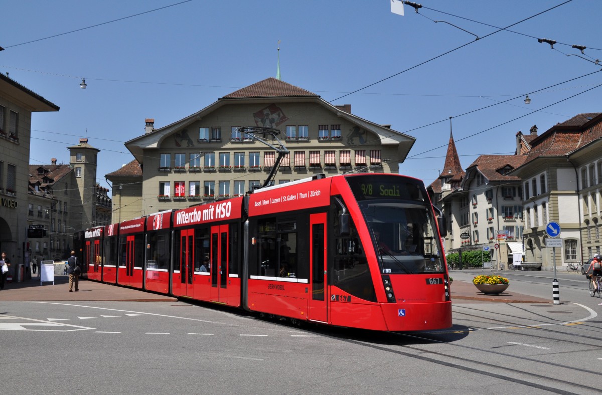 Be 6/8 mit der Betriebsnummer 667 auf der Linie 9/8 beim Casinoplatz. Die Aufnahme stammt vom 05.08.2013