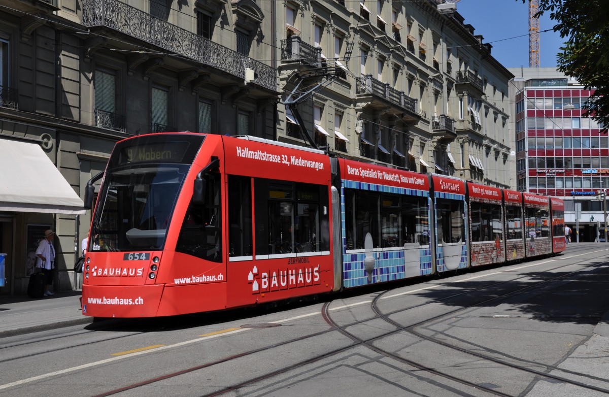 Be 6/8 mit der Betriebsnummer 754 und der Vollwerbung f�r das Bauhaus auf der Linie 9 am Bubenbergplatz in Bern. Die Aufnahme stammt vom 05.08.2013.