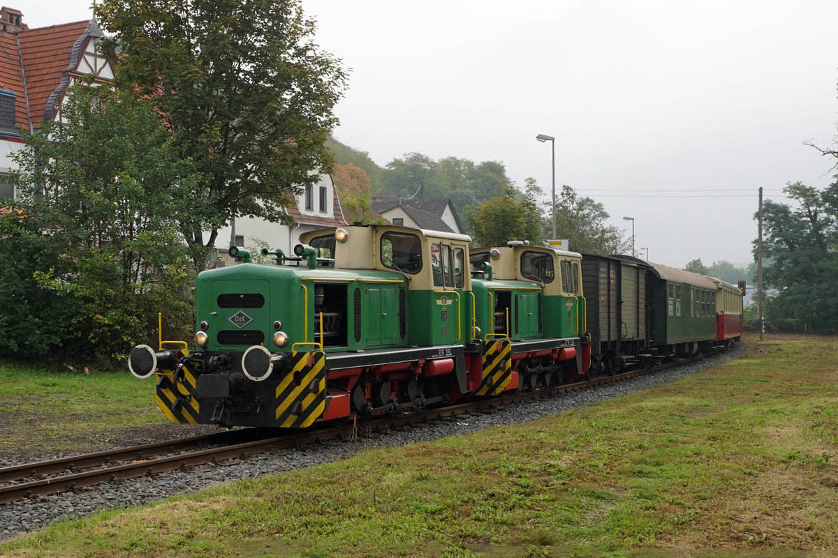 BE: Brohltalbahn.
Sonderzug mit D1 und D2 bei der Einfahrt Weiler am 23. September 2017.
Foto: Walter Ruetsch