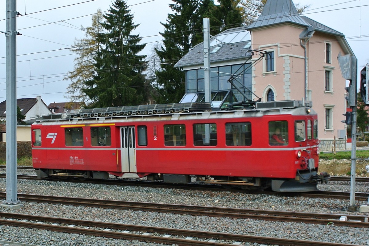 Bef 4/4 641 (ex. ABe 4/4 641) bei Ausfahrt in Le Noirmont, 17.11.2014.