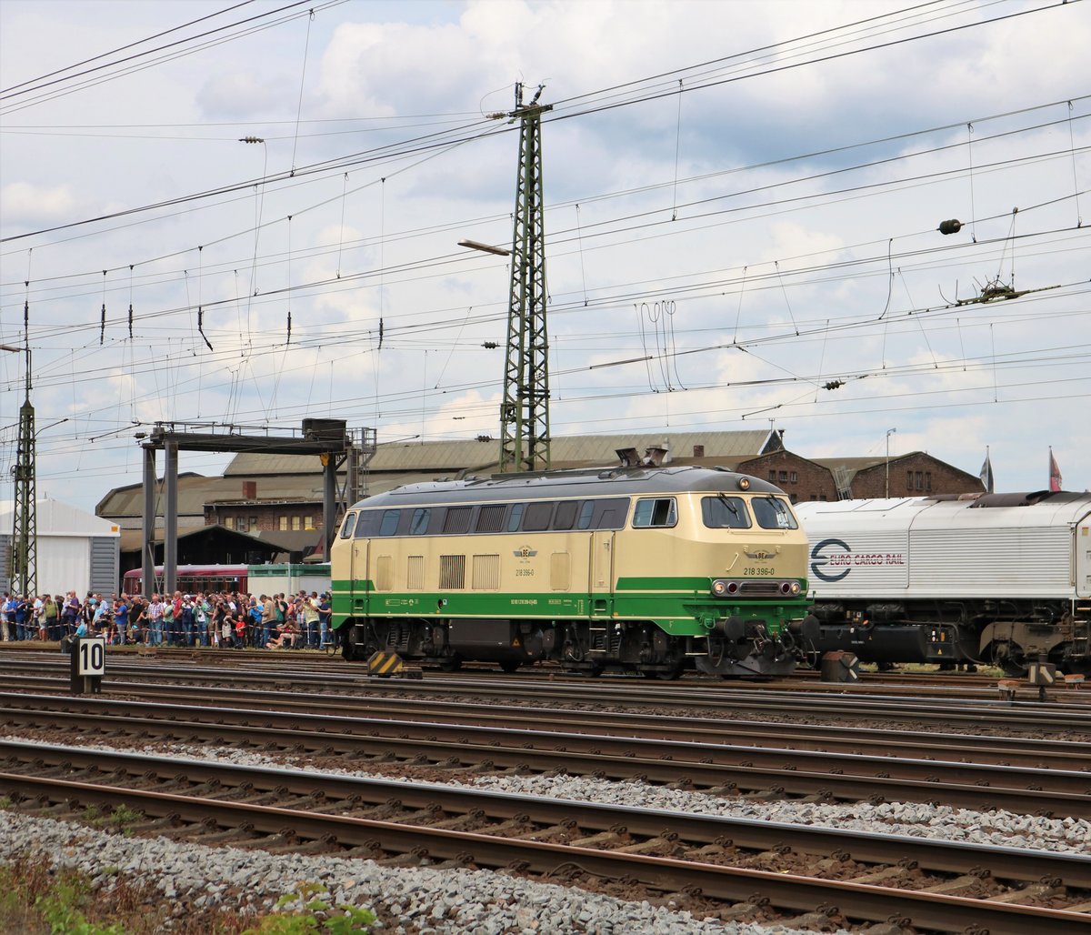 BEG Brohltalbahn 218 396-0 am 16.06.18 in Koblenz Lützel beim Sommerfest von einen Gehweg aus fotografiert