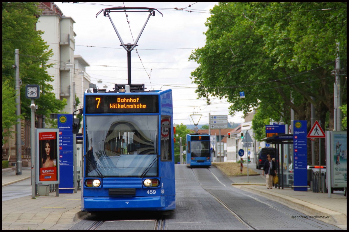 Begegnung der Linie 7 am Haltepunkt Wilhelmstrasse in Kassel am 20.06.2015.