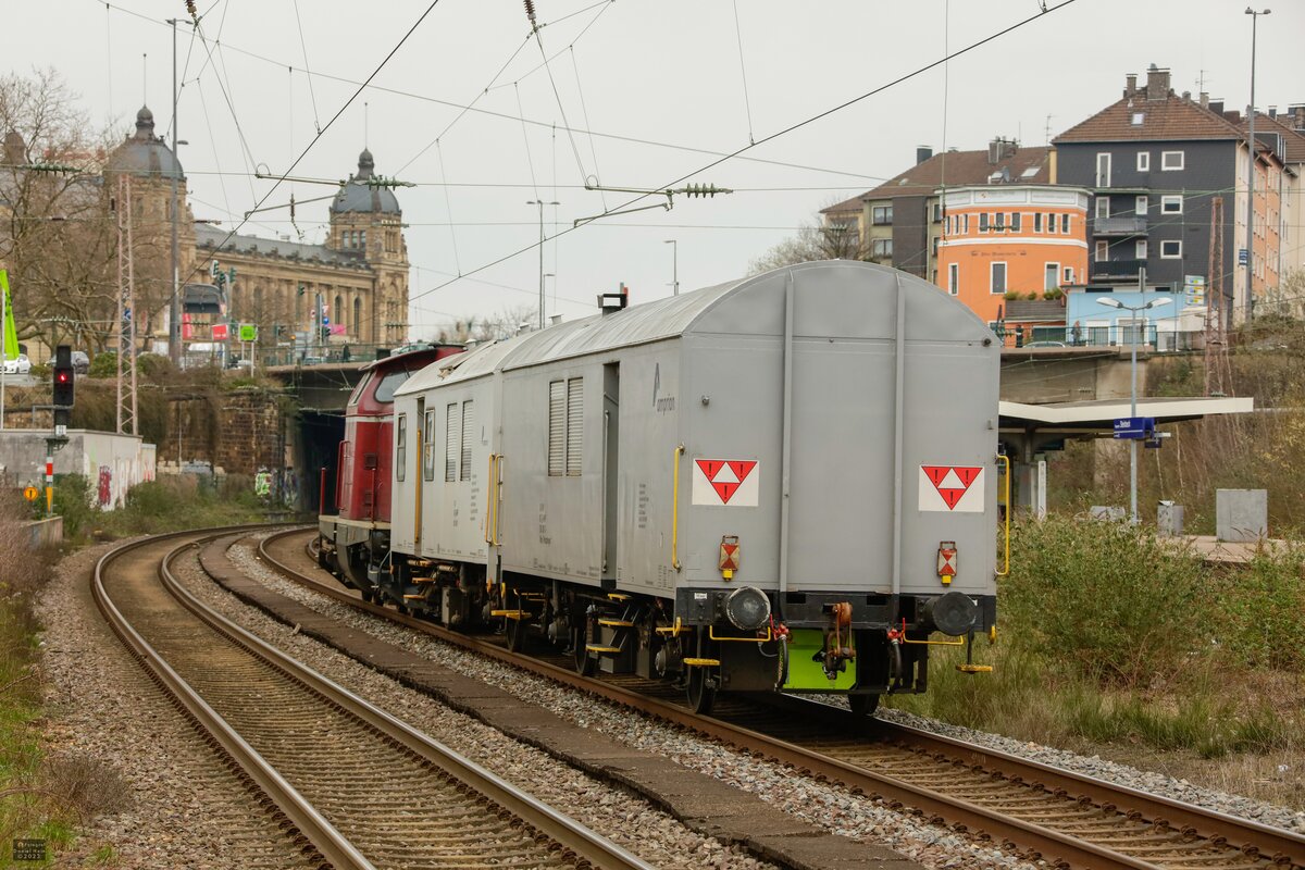Begleitwaggons in Wuppertal Steinbeck, April 2023.
