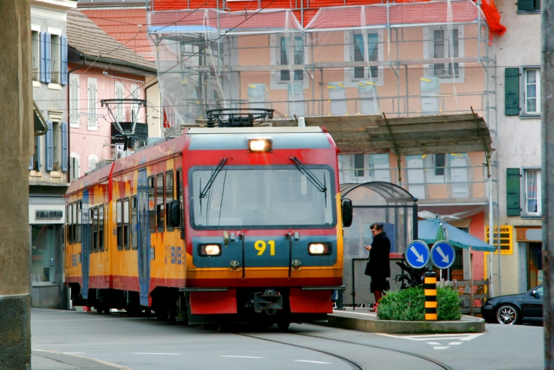 Beh 4/8 91 beim Halt an der Station Bex-Place-du March; 06.10.2013