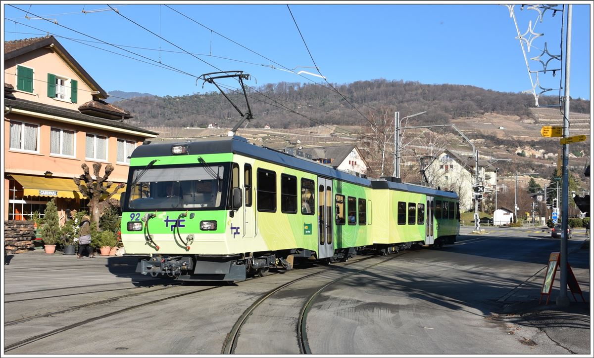 Beh 4/8 92 der ehemaligen BVB jetzt auch TPC am Bahnhofplatz in Bex. (14.12.2016)