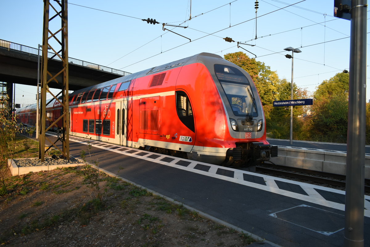 Bei der Anfahrt in Heddesheim/Hirschberg geriet mir als F�hrungsfahrzeug der Twindexx 446 040 als RB 68 nach Mannheim Hbf vor die Linse, gestartet ist der Zug in Frankfurt am Main Hbf. Sonntag 30.9.2018