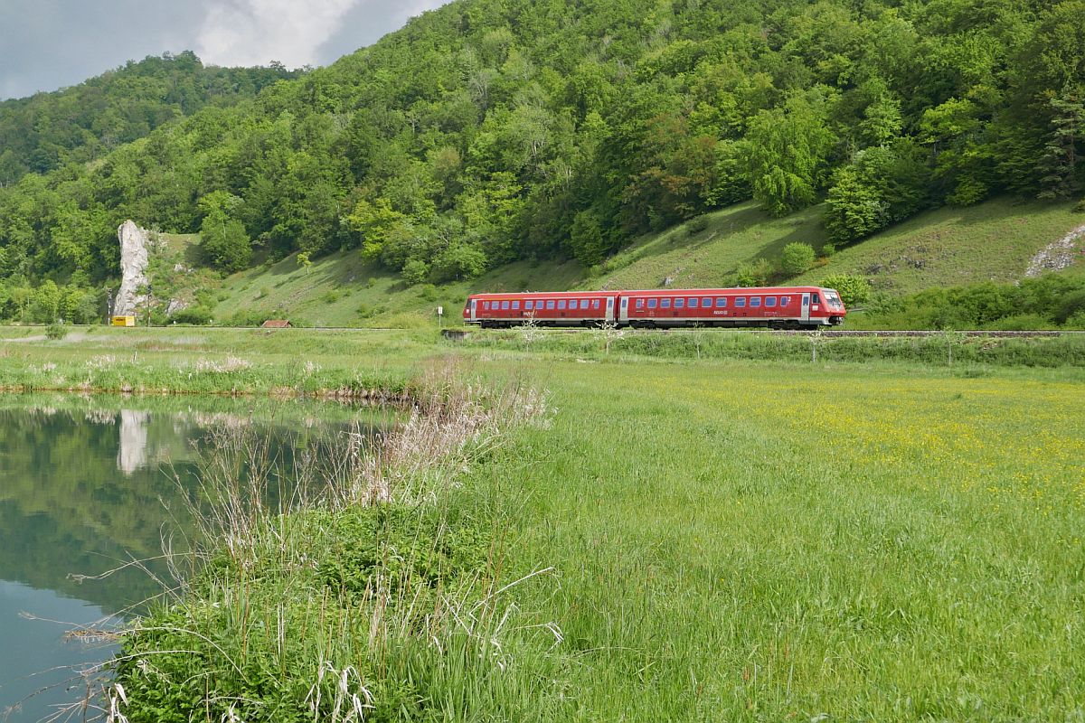 Bei Arnegg befindet sich RE 3205 auf der Fahrt von Donaueschingen nach Ulm (17.05.2016).