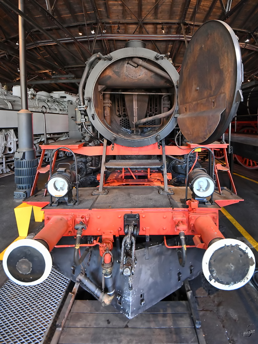Bei der Dampflokomotive 64 295 war ein Blick in die Rauchkammer möglich. (Deutsches Dampflokomotiv-Museum Neuenmarkt-Wirsberg, Juni 2019) 