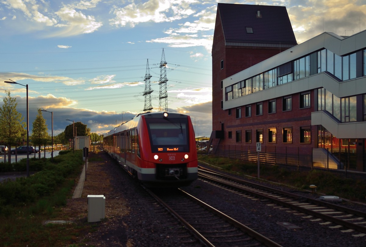Bei der Einfahrt in Meckenheim ist hier der Triebwagen 620 033 als S23 nach Bonn Hbf zu sehen. 3.5.2015