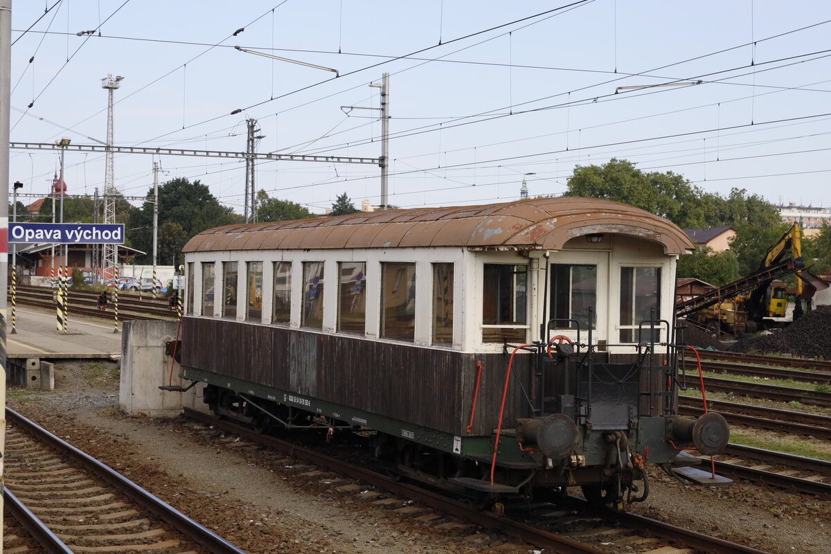 bei der Einfahrt in Opava konnt dieser Wagen abgelichtet werden.
CZ RCAS 55 54 18-29 202-6  17.09.2023 09:50 Uhr.