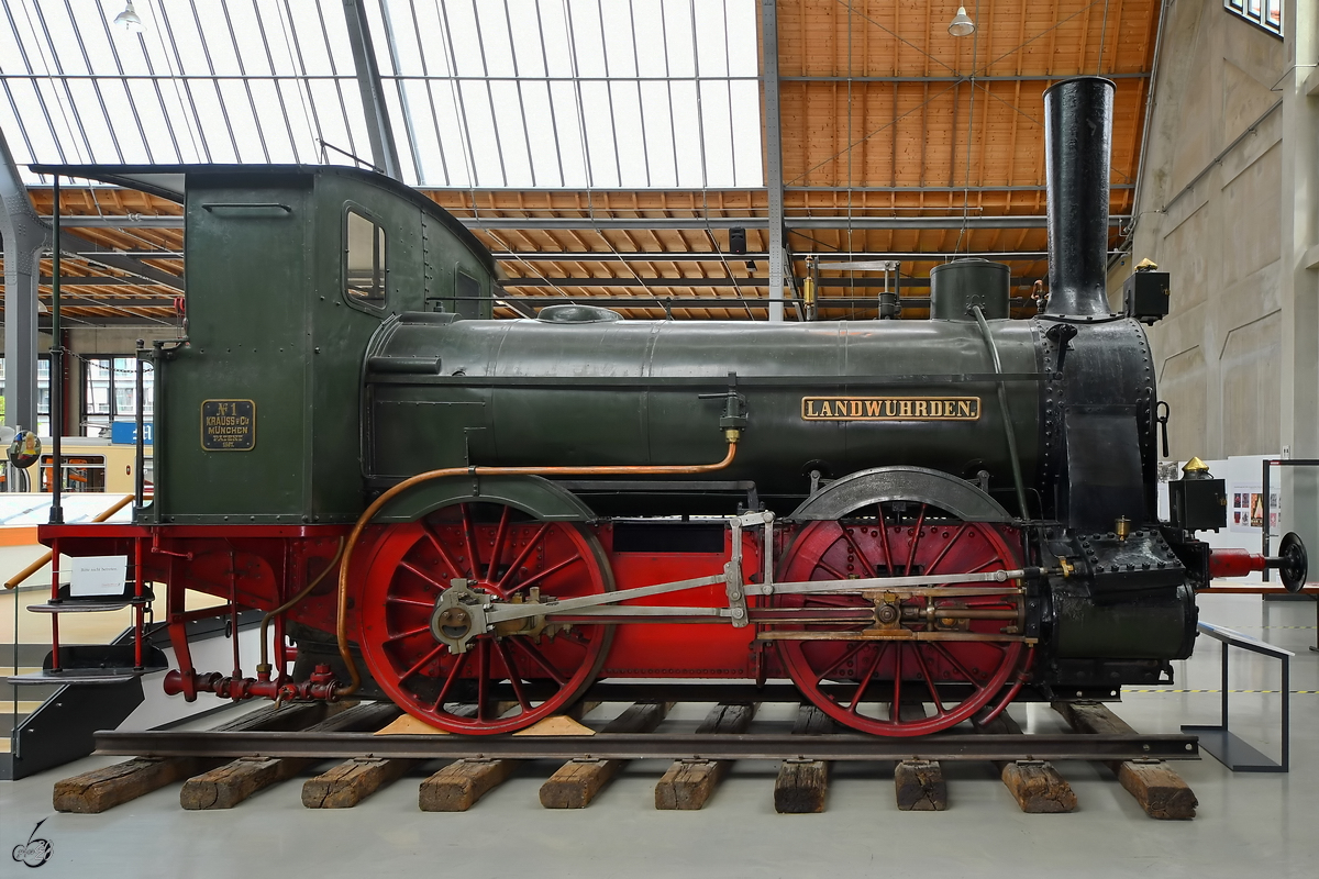 Bei der  Landwührden  handelt es sich um die erste Lokomotive der Firma Krauss, welche 1867 gebaut und an die Großherzoglich Oldenburgische Staatsbahn geliefert wurde. (Verkehrszentrum des Deutsches Museums München, August 2020)