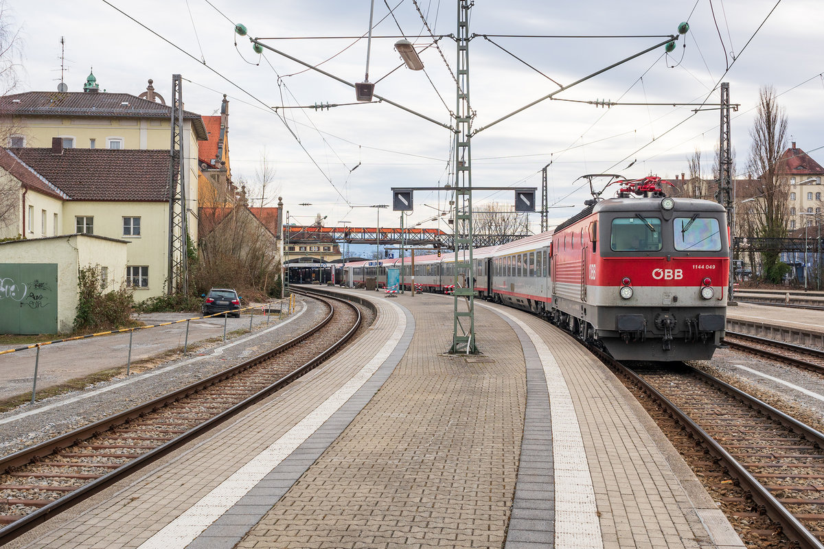Bei der letzten Fahrt von InterCity 119 am 3. März 2019 hatte 1144 049 die Aufgabe, den Zug ab Lindau Hbf zu ziehen.