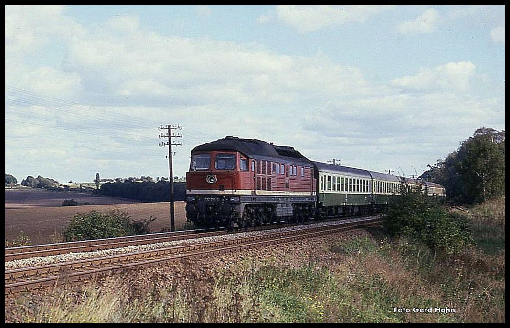 Bei Ovelgünne war am 16.9.1990 um 14.52 Uhr die DR 132234 mit dem D 444 nach Köln unterwegs.