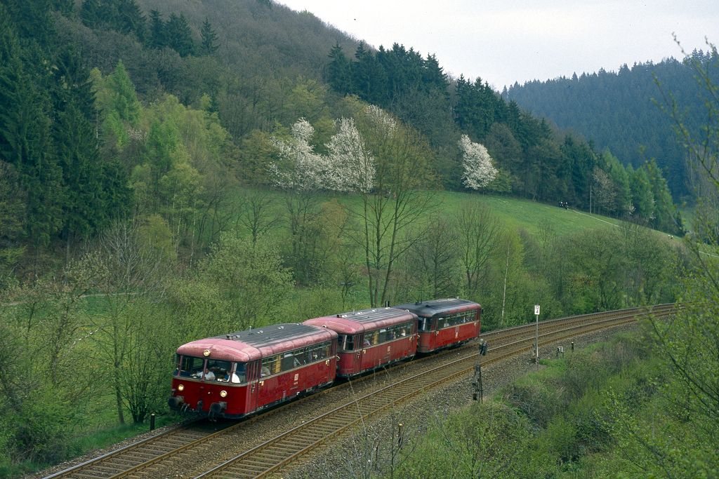 Bei Rummenohl entstand am 30.04.1995 diese Aufnahme mit 796 702