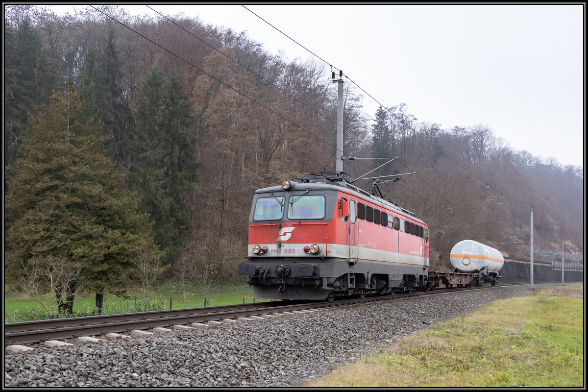 Bei der  Traussner Mühle   donnert 1142.685 ein letztes mal gen Süden. Am 20.Dezember 2022 brachte Sie Ihre letzte Planleistung. 