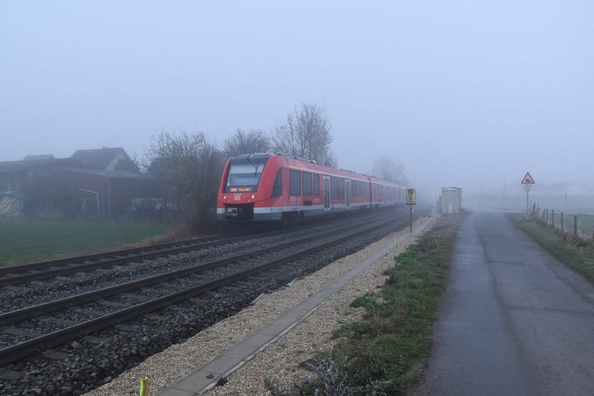Bei Weilerwist ist eine 620 in Richtung Euskirchen unterwegs. 3.12.2016