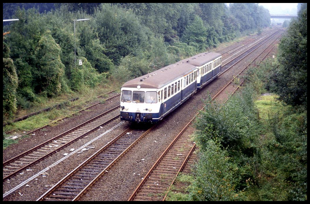 Bei Wuppertal Lüntenbeck war am 16.9.1995 der ETA 515591 mit einem weiteren Triebwagen als Sonderfahrt im Einsatz.