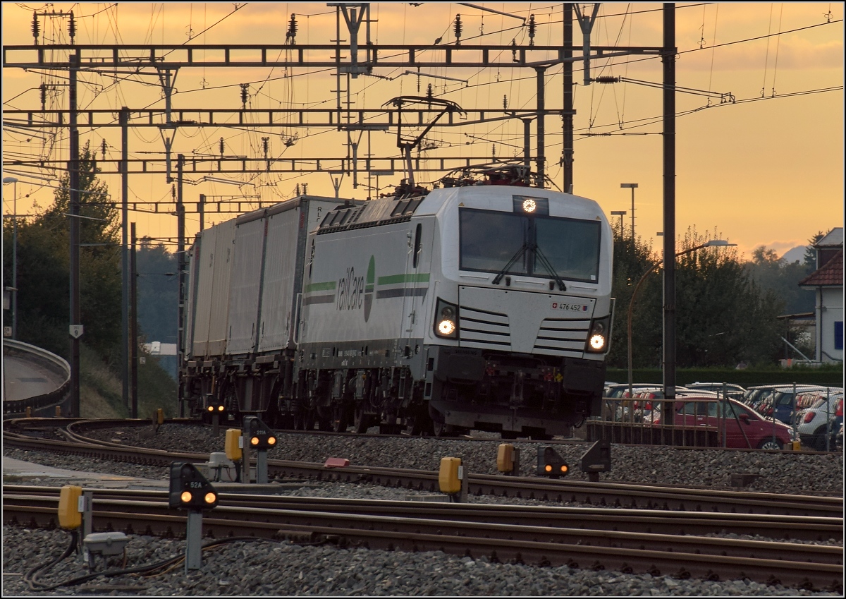 Beifang vom Huttwiler Dampffest, Rem 476 452 der Railcare in Langenthal. Oktober 2018.