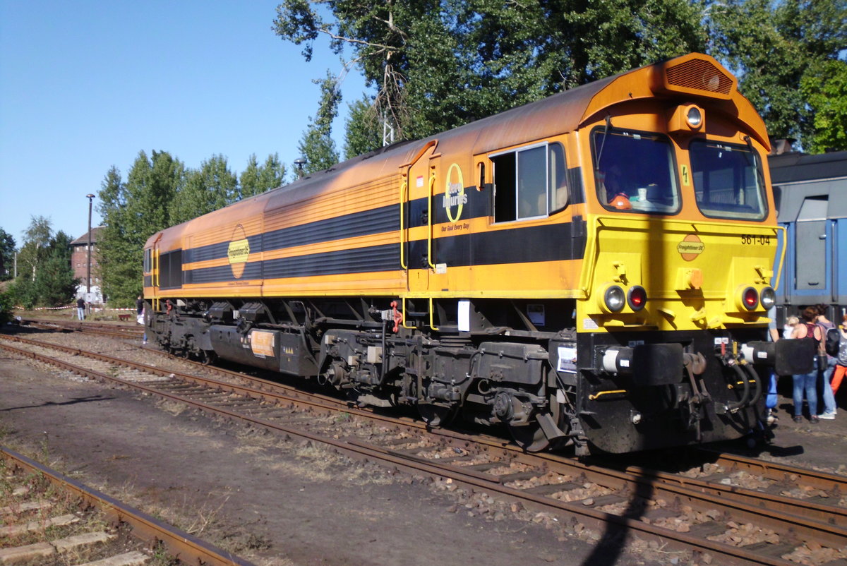 Beim 16. Berliner Eisenbahnfest für Freightliner de dabei war Class 66 Nr. 041 , 
EDV-Nr 92 80 1266 041-3 D-BRLL. Obwohl sie  21,485m über Puffer mißt, erscheint sie durch ihre Bauweise nach der Britischen Fahrzeugbegrenzung um einiges länger. Aufnahme vom 22.9.2019 Berlin Schöneweide.