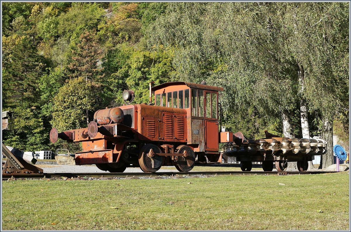 Beim E-Werk Salanfe bei Vernayaz steht diese alte Dieselok, die ich mal als Tm 2/2 bezeichnen möchte, aber vielleicht hat jemand weitere Infos dazu. 
7. Okt. 2017