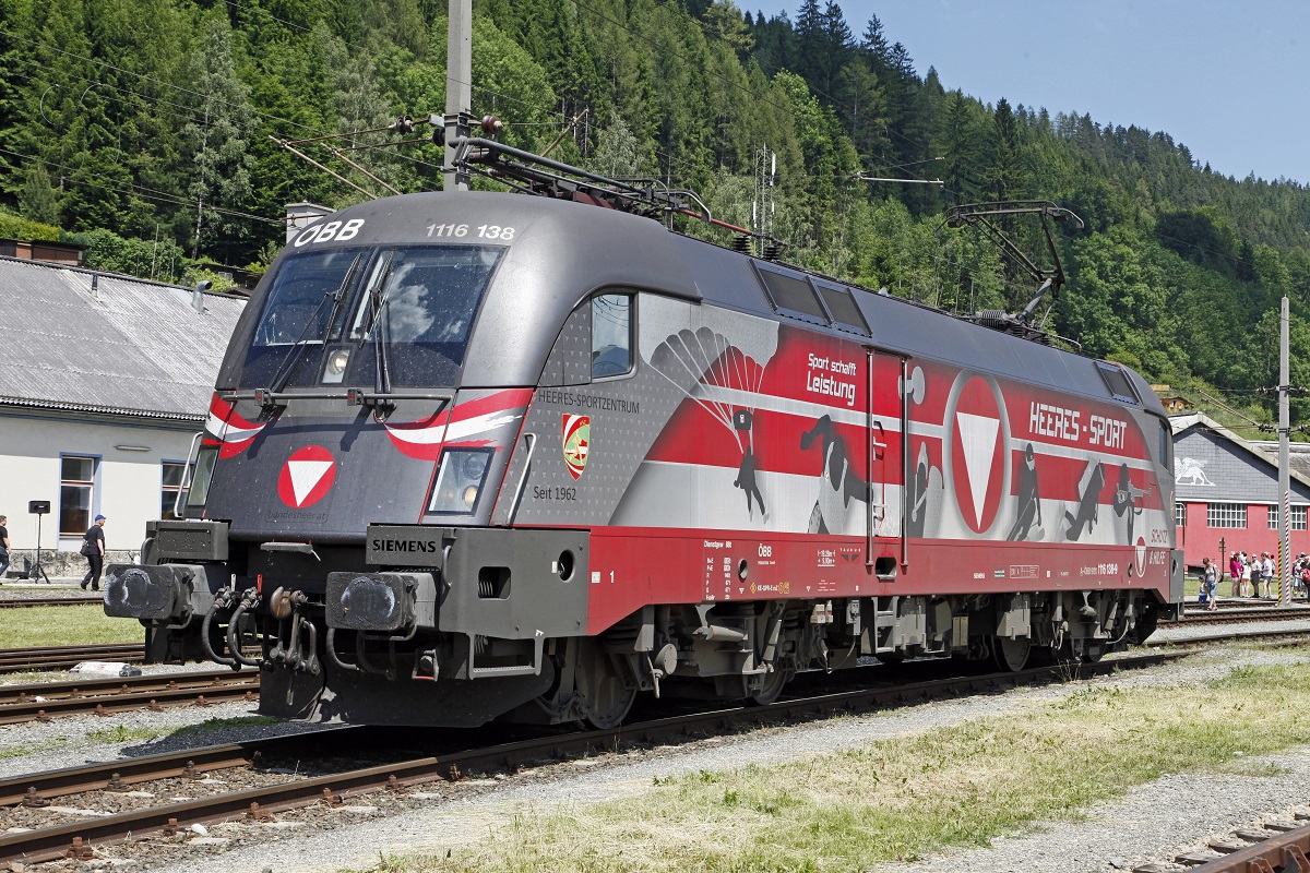 Beim Nostagiefest in Mürzzuschlag am 8.06.2014 war auch ein Feldpostamt des Bundesheeres eingerichtet. Passend dazu wurde auch die Heeressport-Lok 1116 138 ausgestellt.