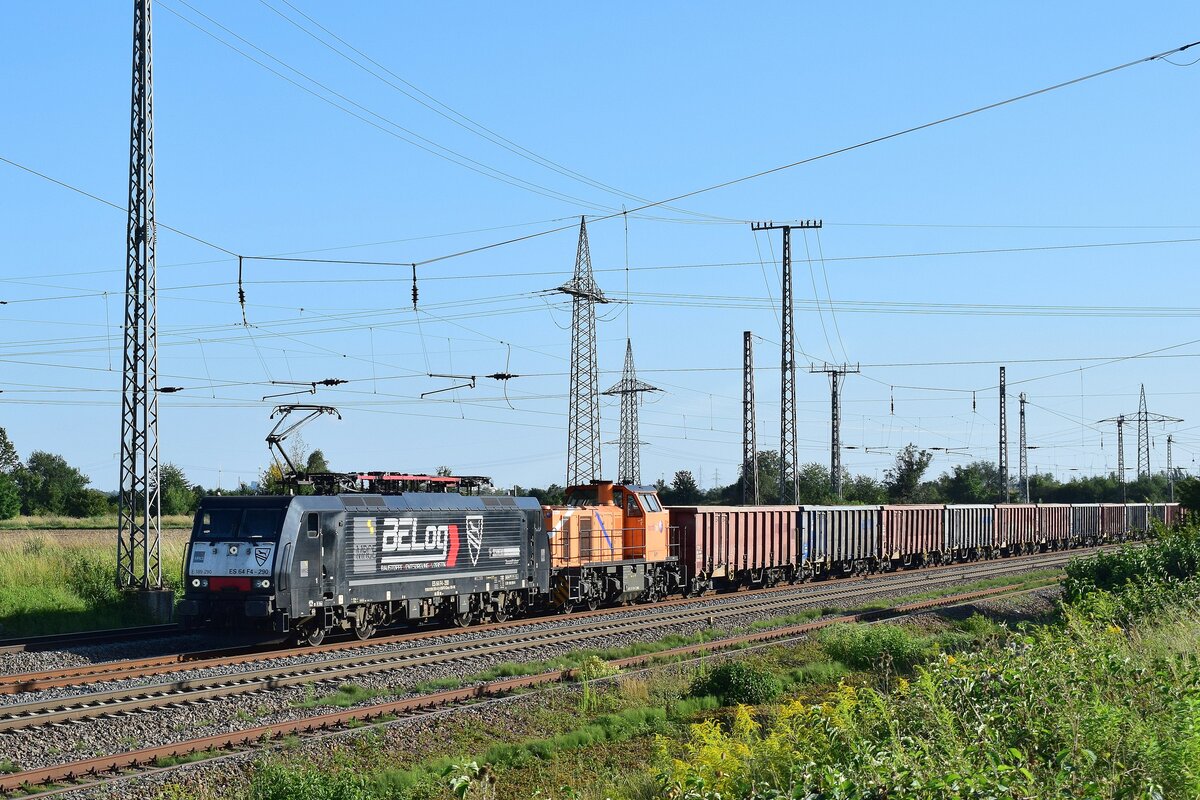 Beim warten auf 41 1144 kam 189 290 mit einer G100BB von NOrthrail und einem Zug bestehend aus Eaos Wagen durch Großkorbetha gefahren.

Großkorbetha 14.08.2021