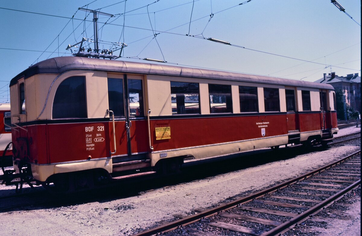 Beiwagen BDF 321 der Salzburger Lokalbahn, Beiwagen zu VT 31-33,  03.08.1984.