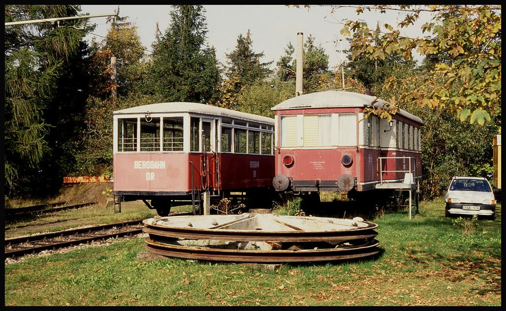Beiwagen der Oberweissbacher Bergbahn am 9.10.1992 im Bergbahnhof Lichtenhain.
