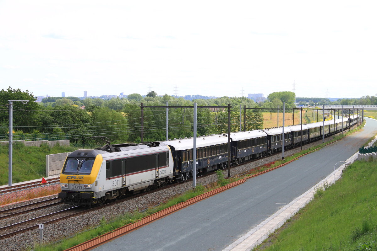 Belgiën
Lok 3011 vom CFL mit einem Sonderzug, in Sint-Anna-Pede
25/5/2014