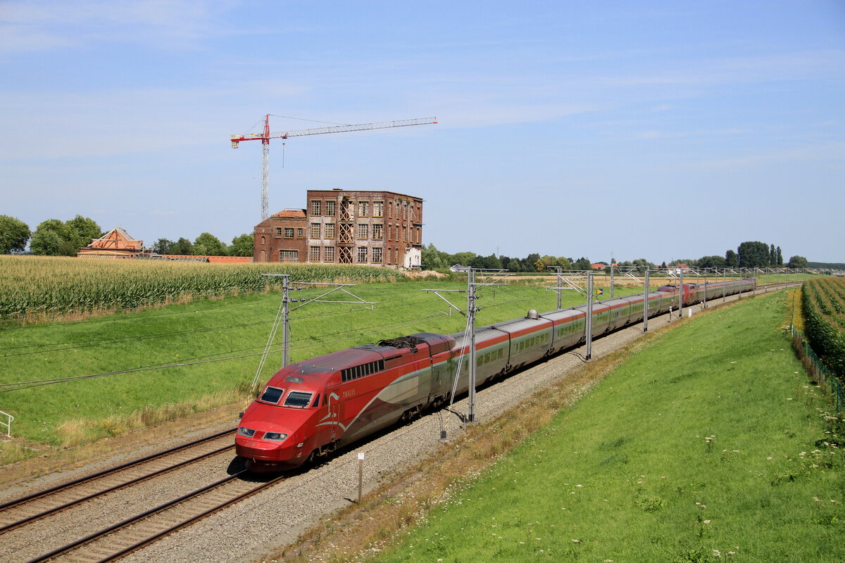 Belgiën
Triebzug 4533+4344 vom Thalys mit Personenzug Bruxelles-Midi - Paris, in Marcq
31/7/2014