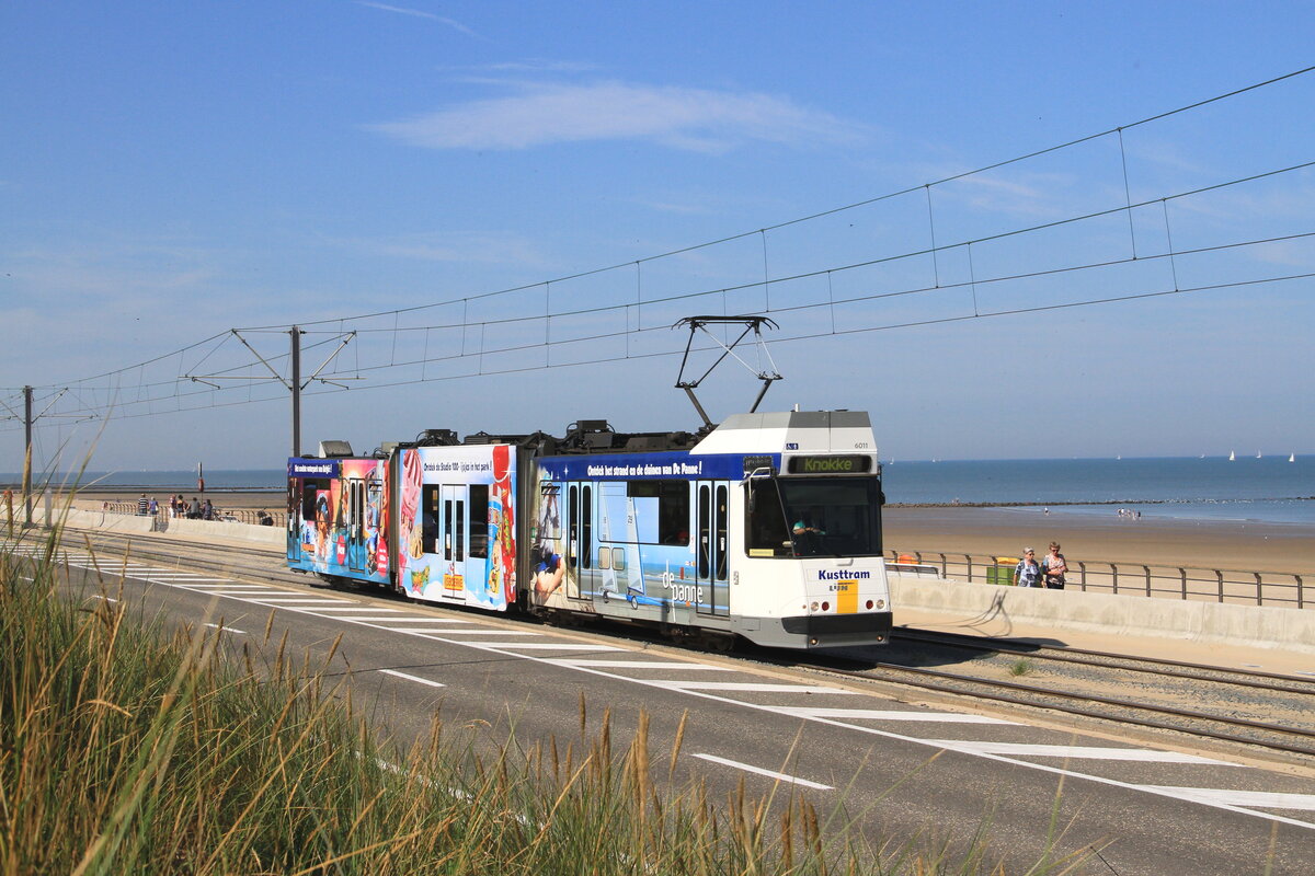 Belgium, Coastal tramline Knokke - Oostende - De Panne
Tramway 6011 along the North Sea between Middelkerke and Oostende
22/8/2015