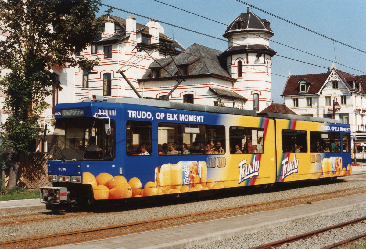 Belgium, Coastal tramline Knokke - Oostende - De Panne
Tramway 6036 in de Haan aan Zee.
8/9/1994