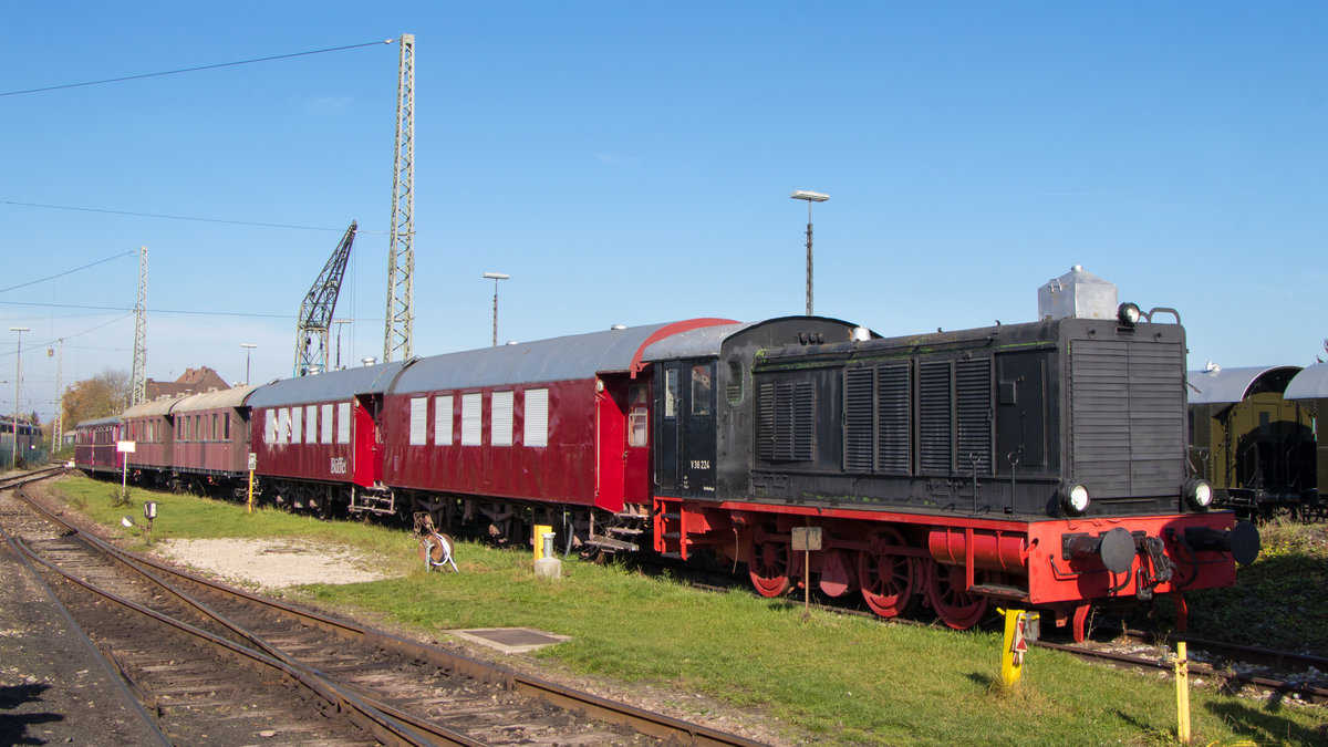 BEM Nördlingen am 26. Oktober 2019. V 36 224 steht gut abgestellt in der Sonne. 