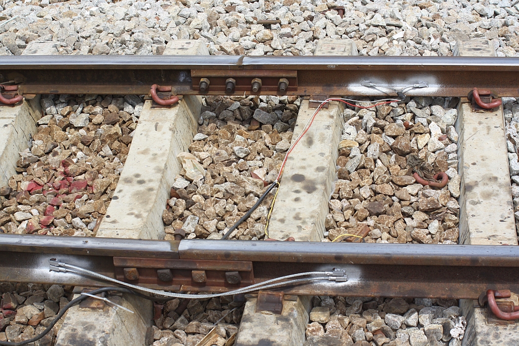 Bemerkenswerte Sicherungstechnik, gesehen am 24.Mai 2016 im Bahnhof Hat Yai.