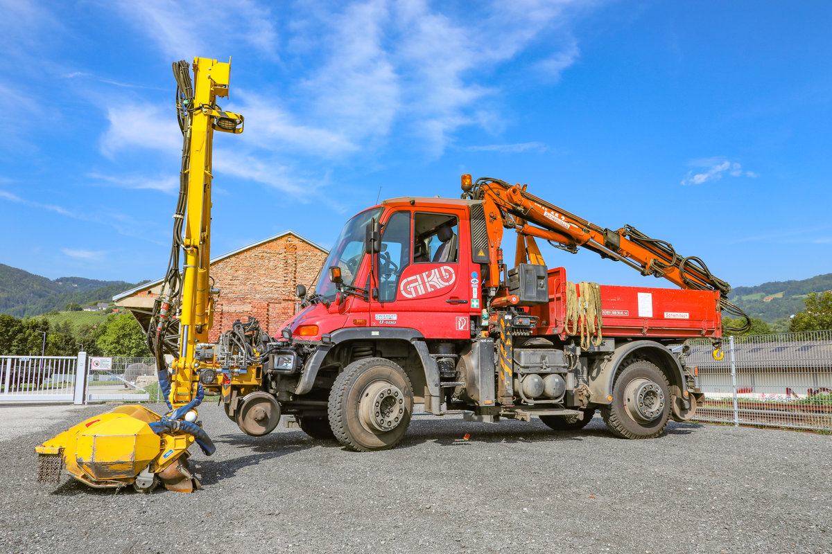 Bereit zum mähen ,...

Zweiweg Unimog abgestellt in Deutschlandsberg am 8.08.2018