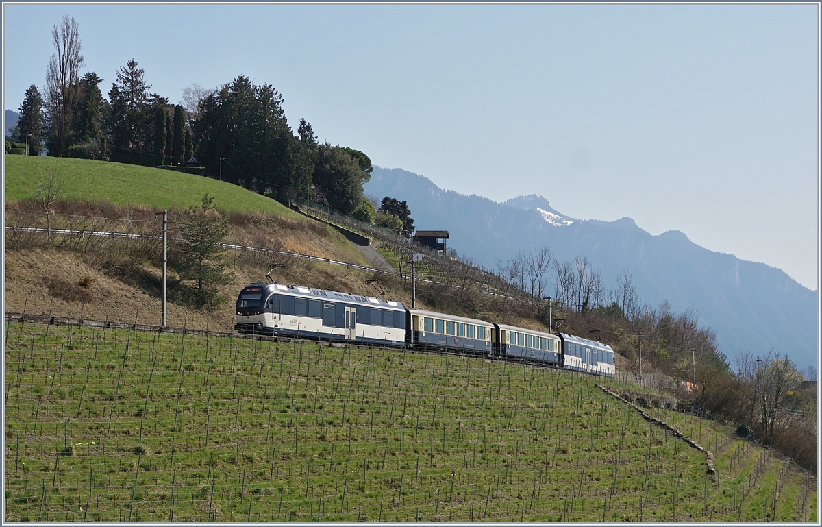 Bereits am folgenden Tag verkehrt der MOB Belle Epoque verkürzt: Zwischen den Alpina Triebwagen sind nur noch zwei  Belle Epoque  eingereiht.

17. März 2020