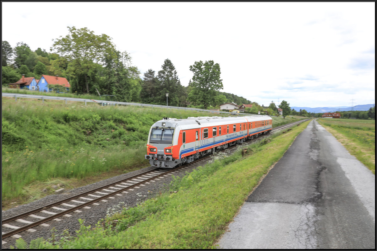 Bereits auf der Rückreise von Wies Eibiswald traf ich den Nagelneuen Trieb-Zug erneut in Kresbach an. 
22.05.2019
