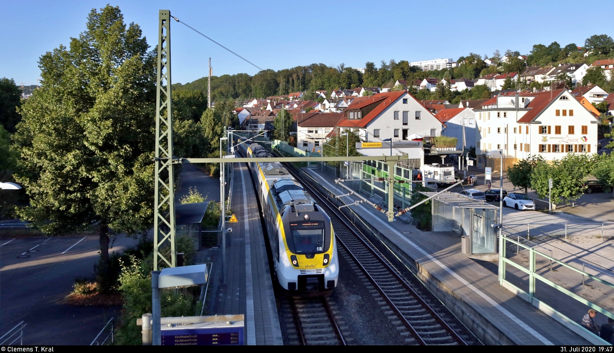 Bereits bei Schatten durchfahren zwei 8442 (Bombardier Talent 2) den Hp Wernau(Neckar) auf Gleis 2.
Aufgenommen von der Brücke Kirchheimer Straße.

🧰 Abellio Rail Baden-Württemberg GmbH
🚝 RB 19331 (RB18) Osterburken–Tübingen Hbf
🚩 Bahnstrecke Plochingen–Tübingen (Neckar-Alb-Bahn | KBS 760)
🕓 31.7.2020 | 19:47 Uhr