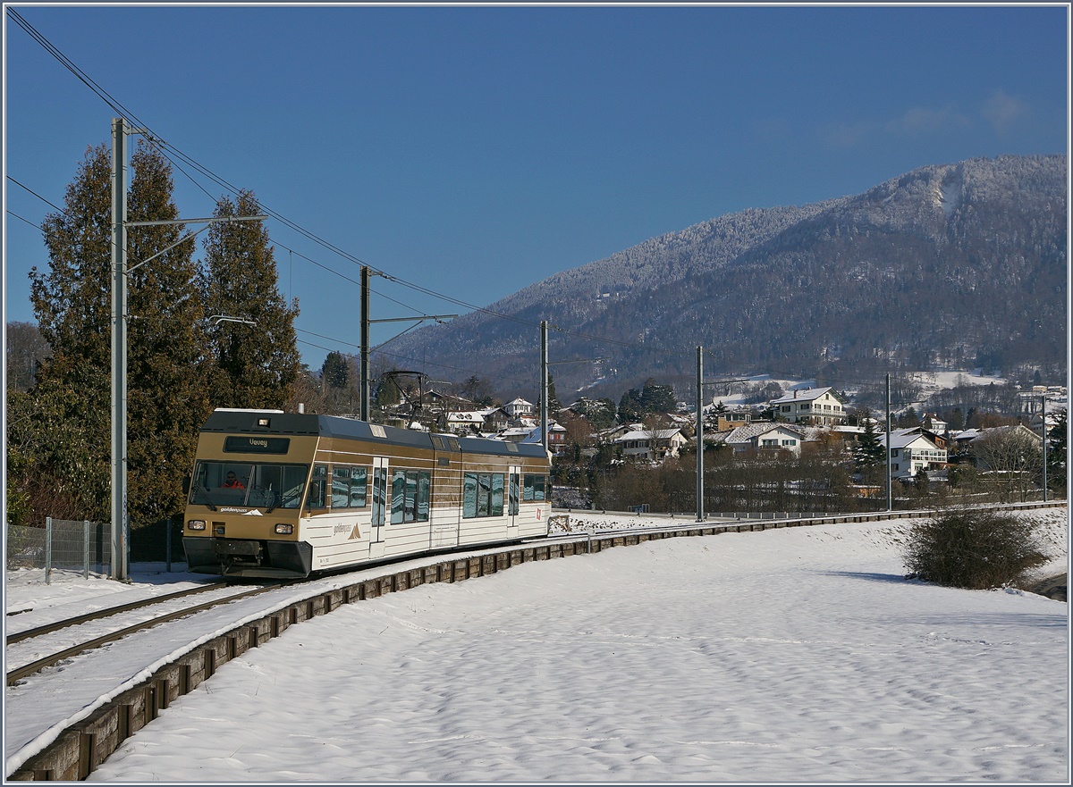 Bereits historisch: der CEV GTW Be 2/6 7003 in GoldenPass Lackierung im Dienste der CEV bei Château d'Hauteville. Zwischenzeitlich wurde der Triebzug zur BTI (asm) gebracht, wo er nach einer Revision seine gleichartigen Brüder unterstützen wird.
18. Jan. 2017