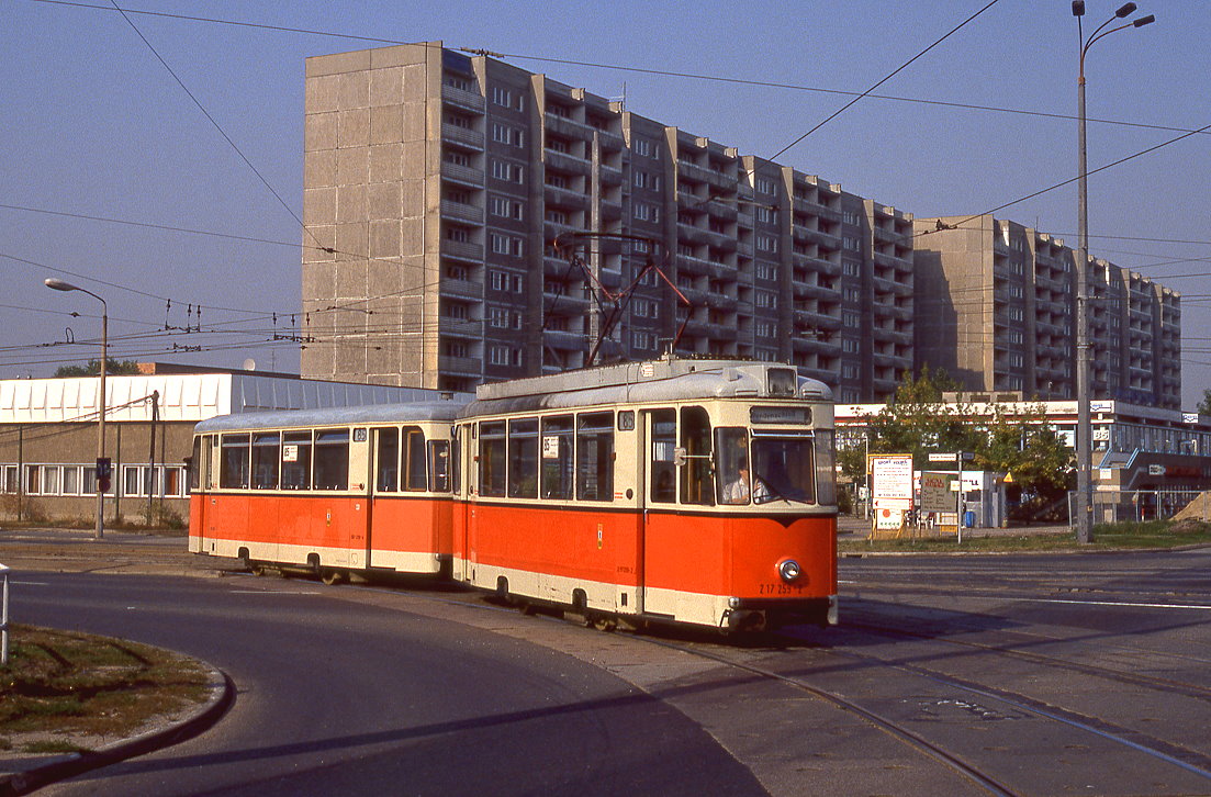 Berlin 217 259 + 267 226, Alle der Kosmoauten / Rhinstraße, 10.10.1991.
